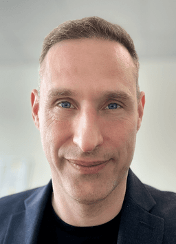 Profilbild von Prof. Dr. Dr. Peer W. Kämmerer, MA, M.Sc., FEBOMFS