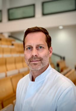 Profilbild von Falk Schwendicke